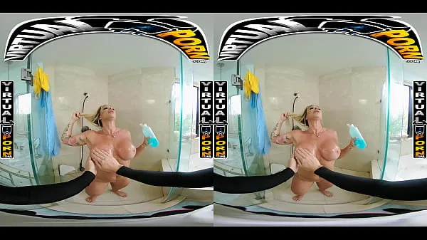 XXX Busty Blonde MILF Robbin Banx Seduces Step Son In Shower friss filmek
