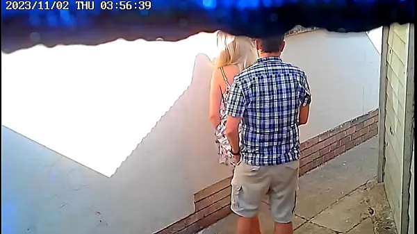 XXX Mutiges Paar beim öffentlichen Ficken vor CCTV-Kamera erwischtfrische Filme